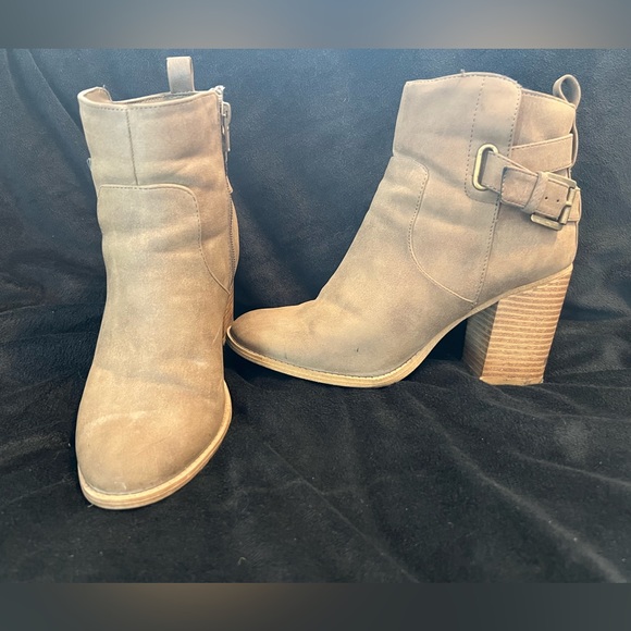 Booties - Picture 4 of 4